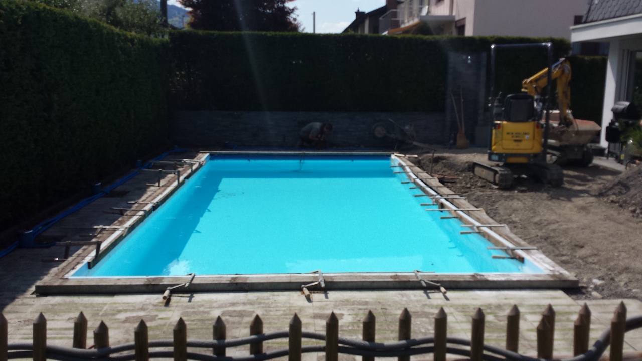 Schnelle Schwimmbadsanierung Mit Dem Becken In Becken System 01